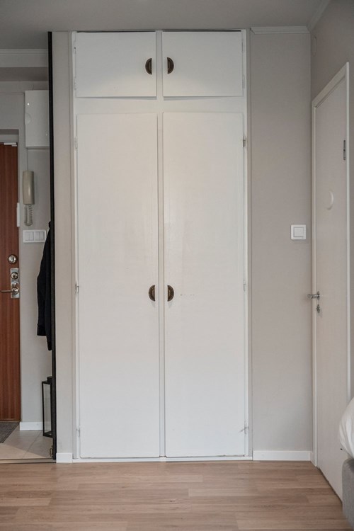 Inbyggda garderober.