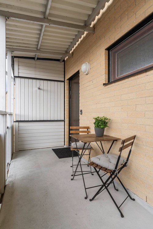 Ingång via loftgång.