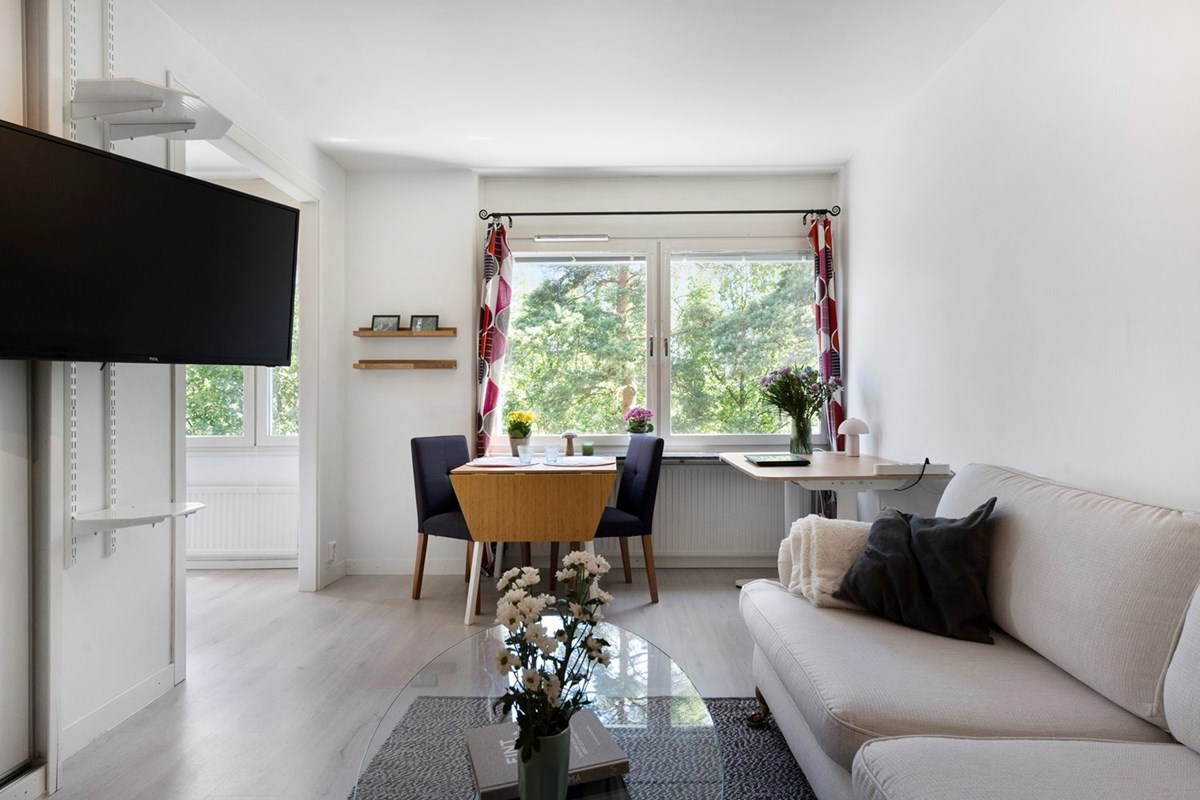 Karlstorpsvägen 103